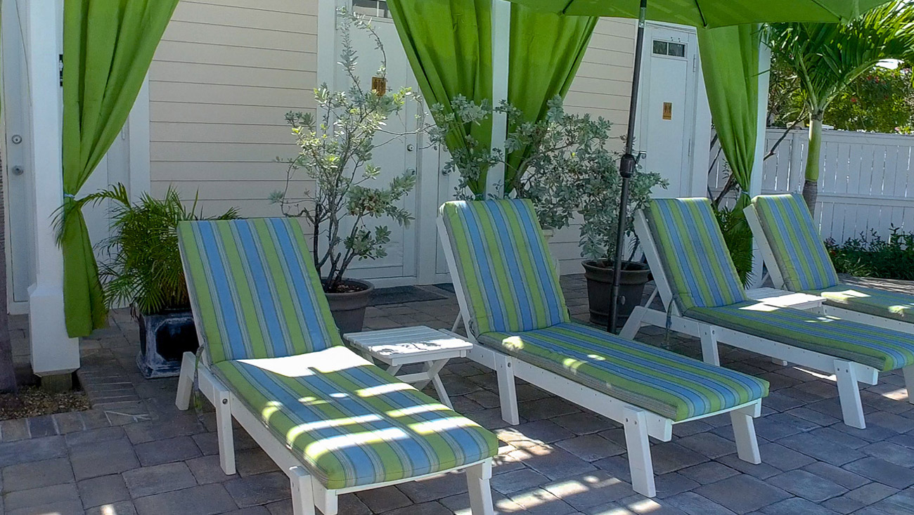 Harbour View Marina in Marsh Harbour, Abaco - lounge chairs by the pool