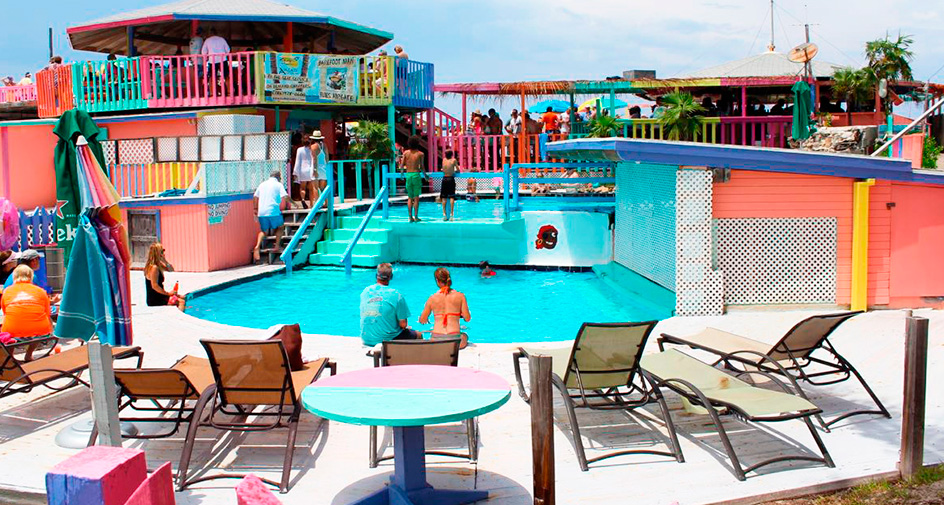 Nippers bar in Great Guana Cay