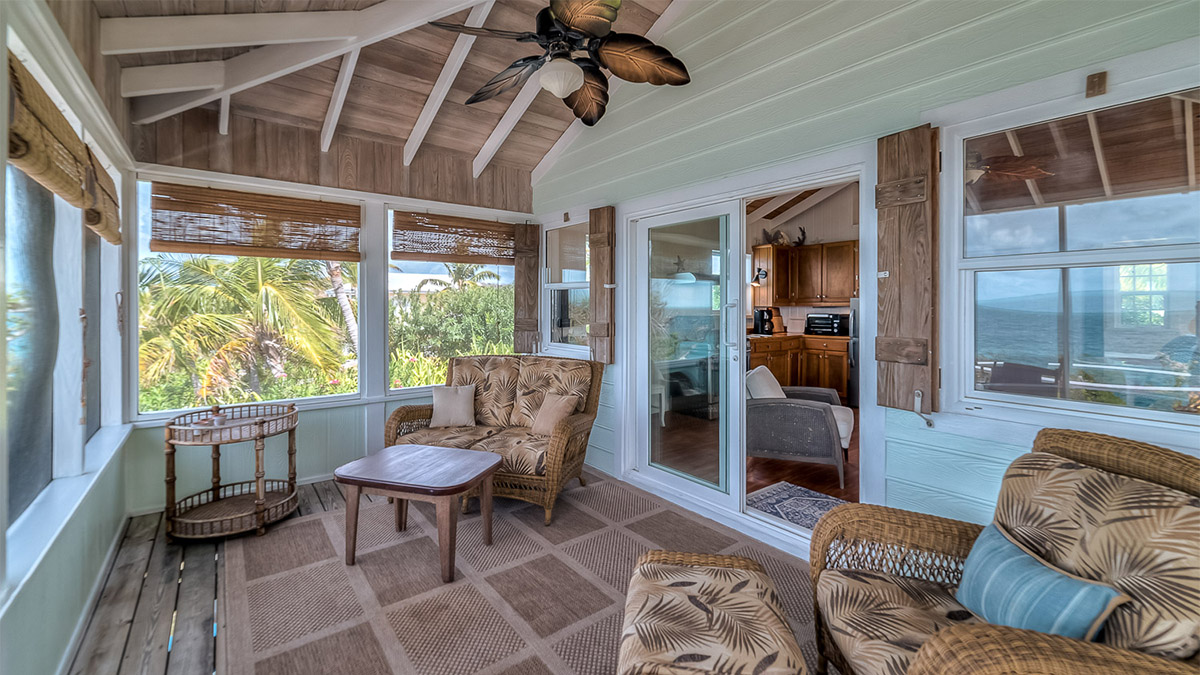 Screened in porch at Honeydew vacation rental cottage on Guana Cay